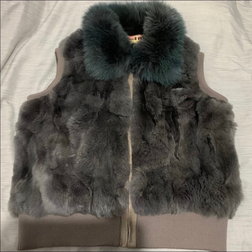 Vintage Woman’s Jin Diao Fur Vest (M)